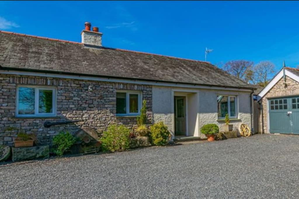 Two Acres- Spacious, Delightful, Pet Free Bungalow Levens Exterior photo